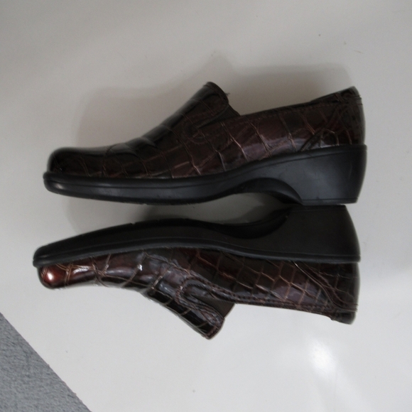 Clarks Bendables Patent Croc Embossed Loafers Shoes 38634 - Picture 8 of 14